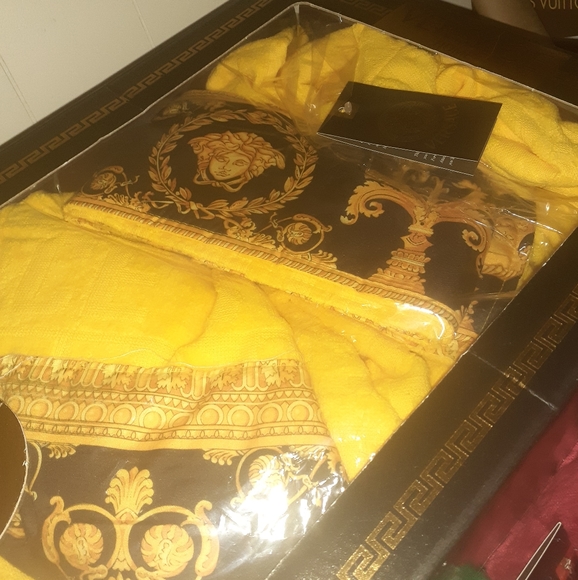 Authentic Versace Terry cloth robe - Picture 4 of 6